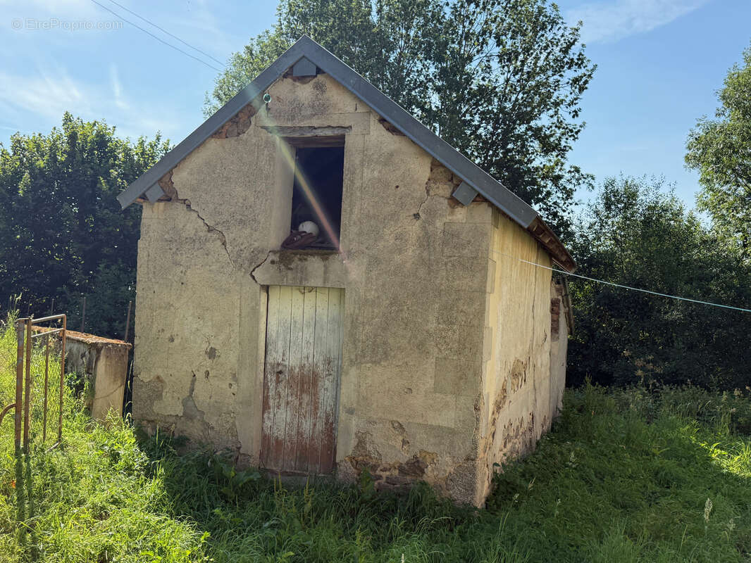 Auv 1225: Maison de caractère, grande grange, toits neufs, 1640m2 - photo 51