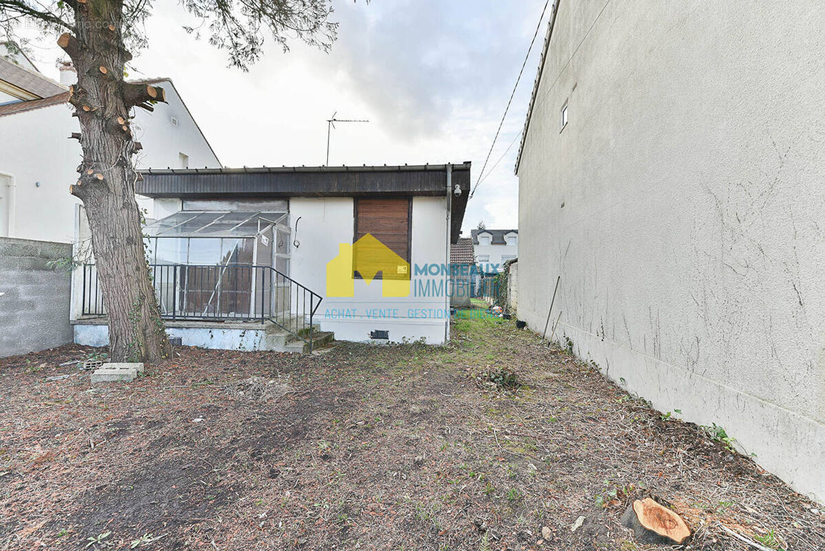 Maison à SAINTE-GENEVIEVE-DES-BOIS