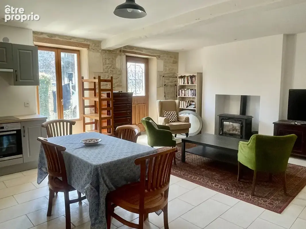 Maison et maison d'amis en centre ville LOULAY, tout à l'égout - photo 4