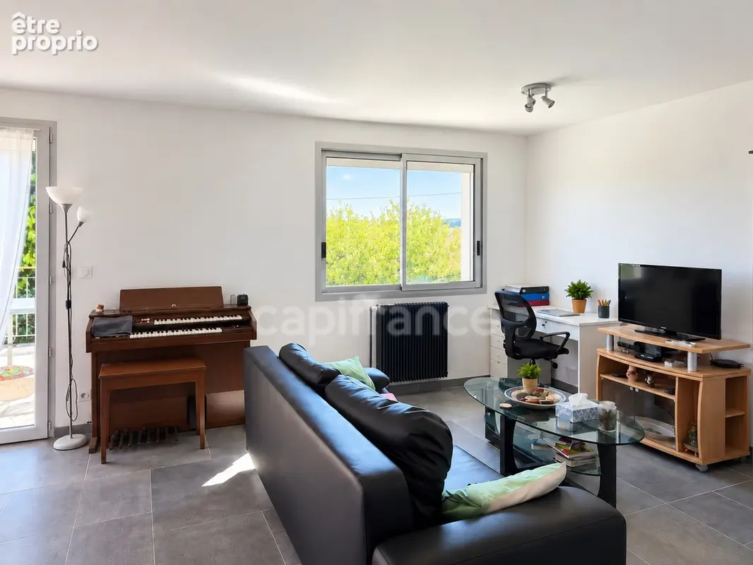 Maison rénovée en 2022 avec terrain, terrasse, sous-sol aménagé et grand garage à Fontaines - photo 7
