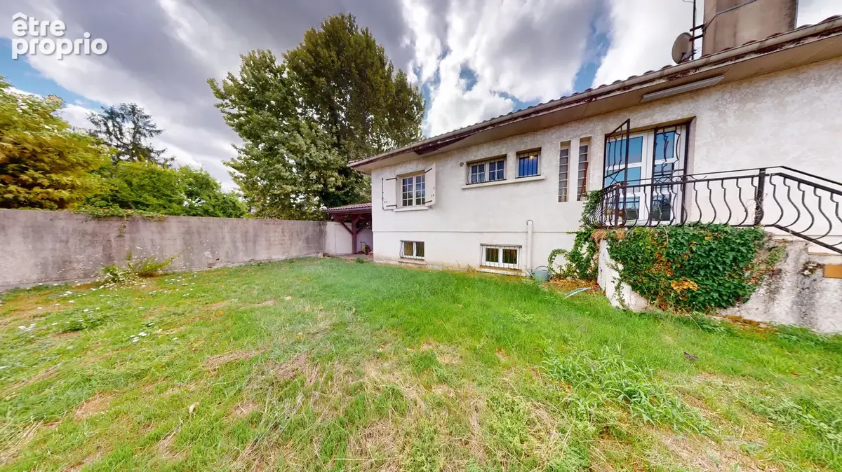 Maison à rénover au centre - FRIGÈRES - photo 8