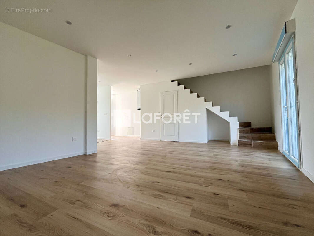 Maison Hondainville 6 pièce(s) 105 m2 - photo 2