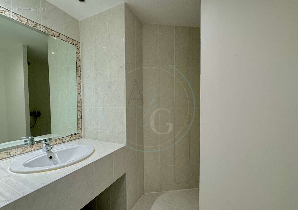 Appartement à COGOLIN