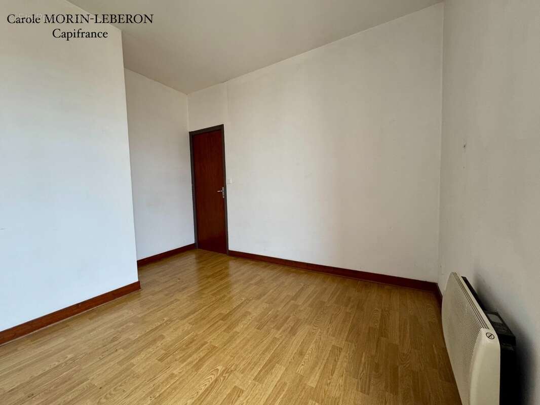 Immeuble en pierres, deux appartements de type 3, deux garages - photo 9