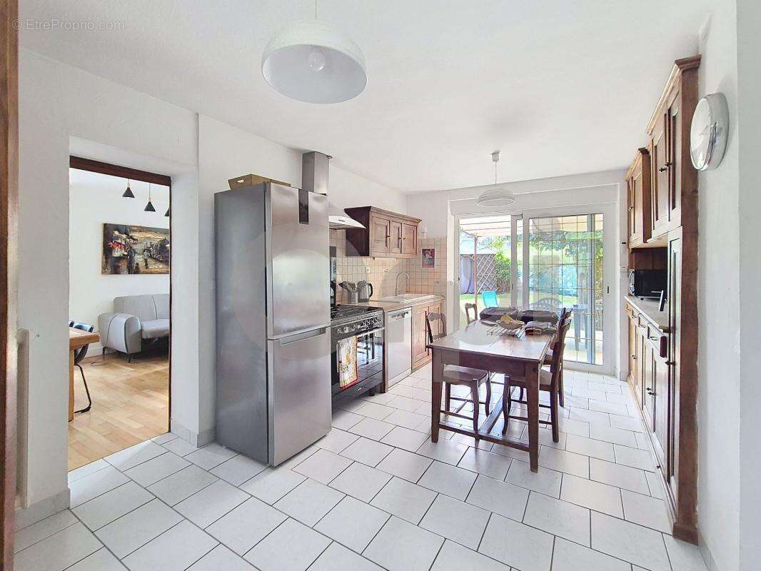 Maison à LE LARDIN-SAINT-LAZARE