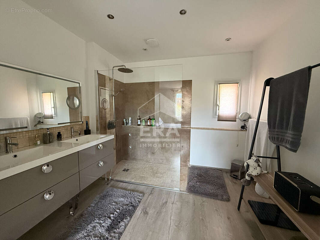 Maison à SAINT-MAXIMIN-LA-SAINTE-BAUME