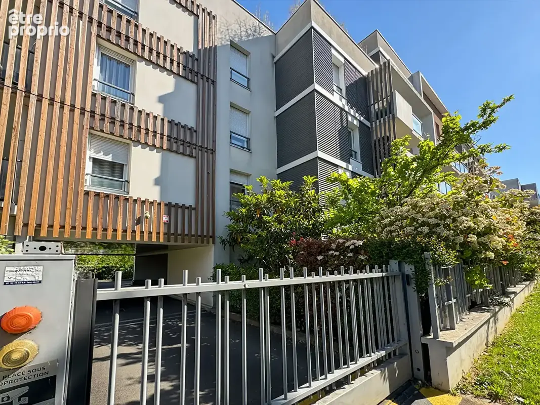 Photo Appartement à Rosny-Sous-Bois au prix de 248 000€