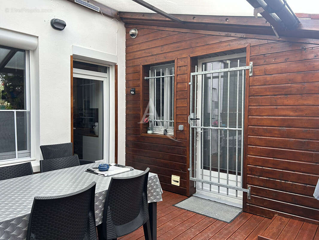 Maison à L'ILE-D'ELLE