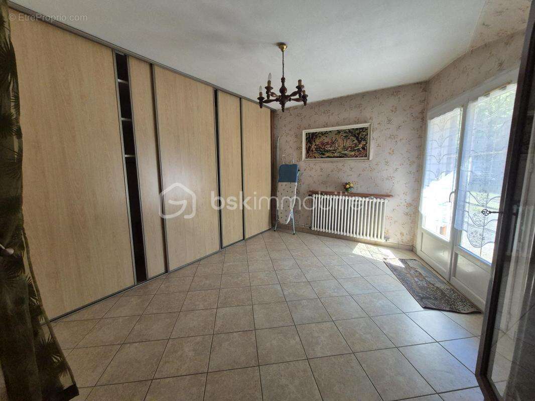 Maison à SAINT-MARTIN-SUR-OCRE