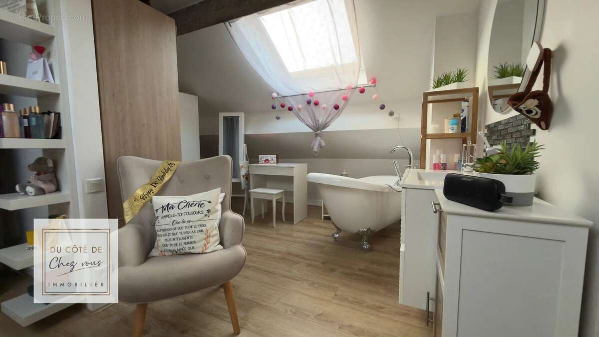 Appartement à SAINTE-SAVINE