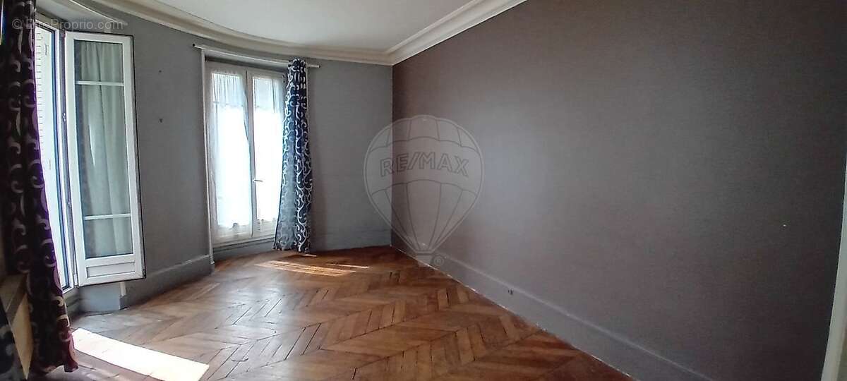 Appartement à PARIS-10E