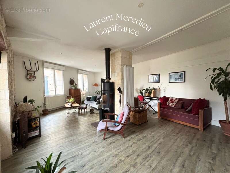 Maison à CADILLAC-EN-FRONSADAIS