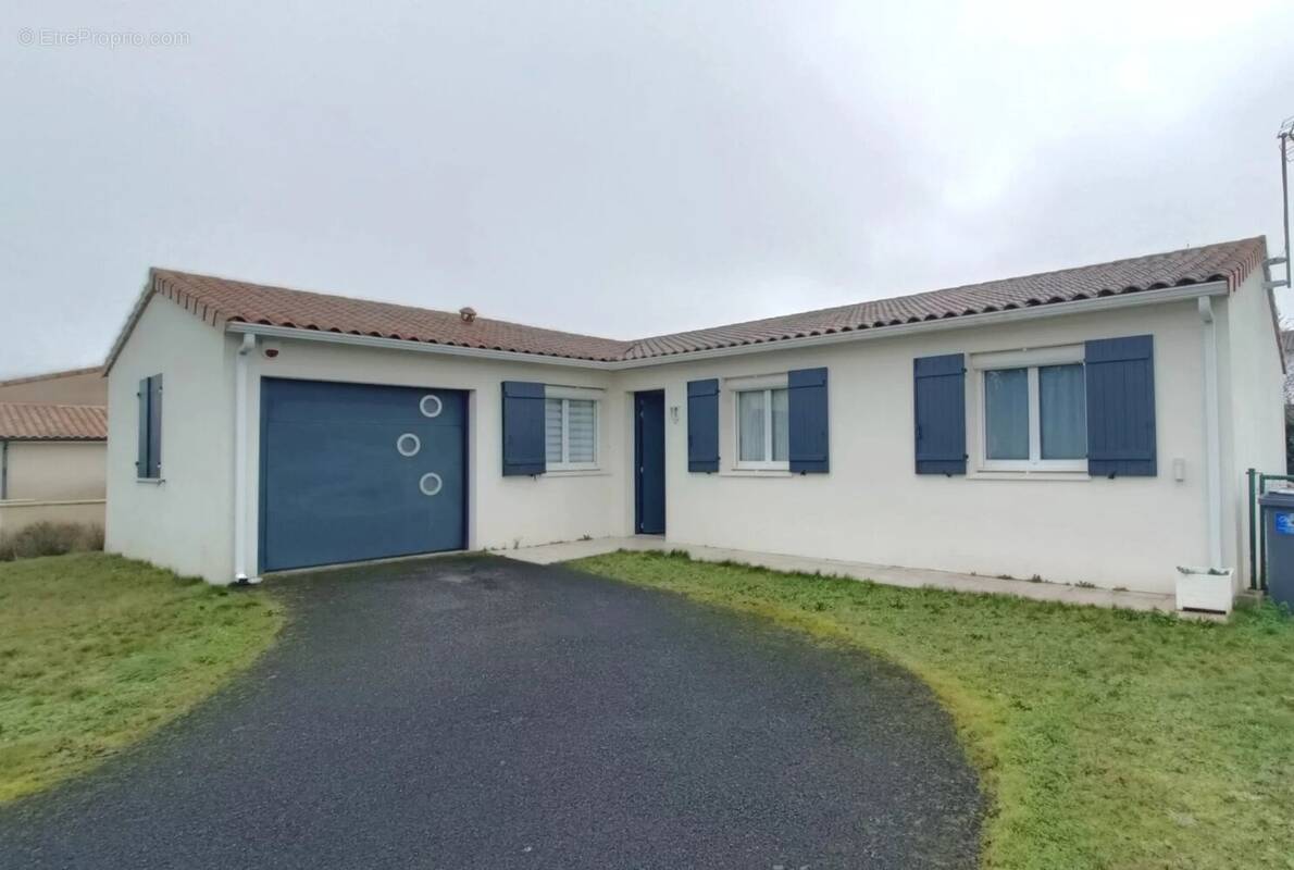 Maison à BUXEROLLES