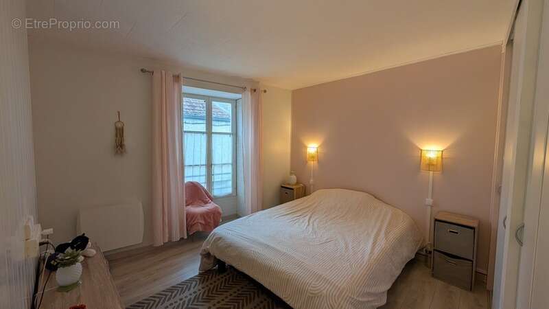 Maison à L&#039;ISLE-SUR-SEREIN