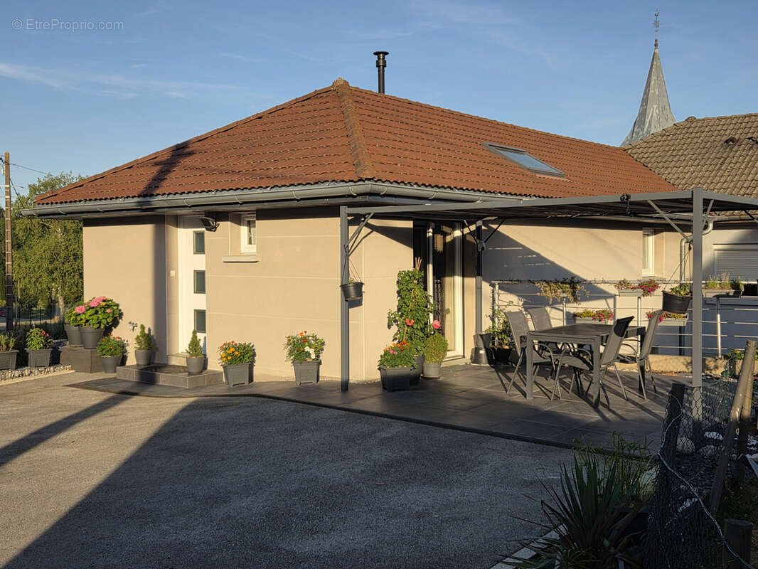 Chaffois, appartement de type 3 , garage, terrasse et jardin. - photo 12