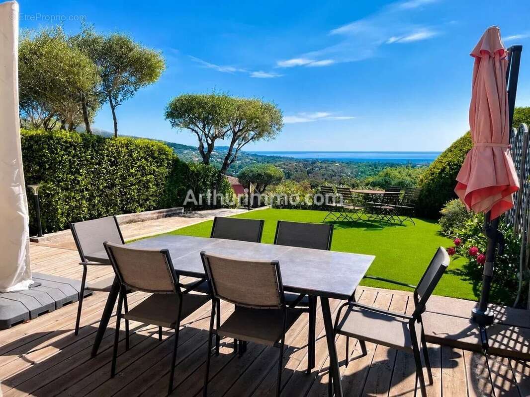 Appartement à GRIMAUD