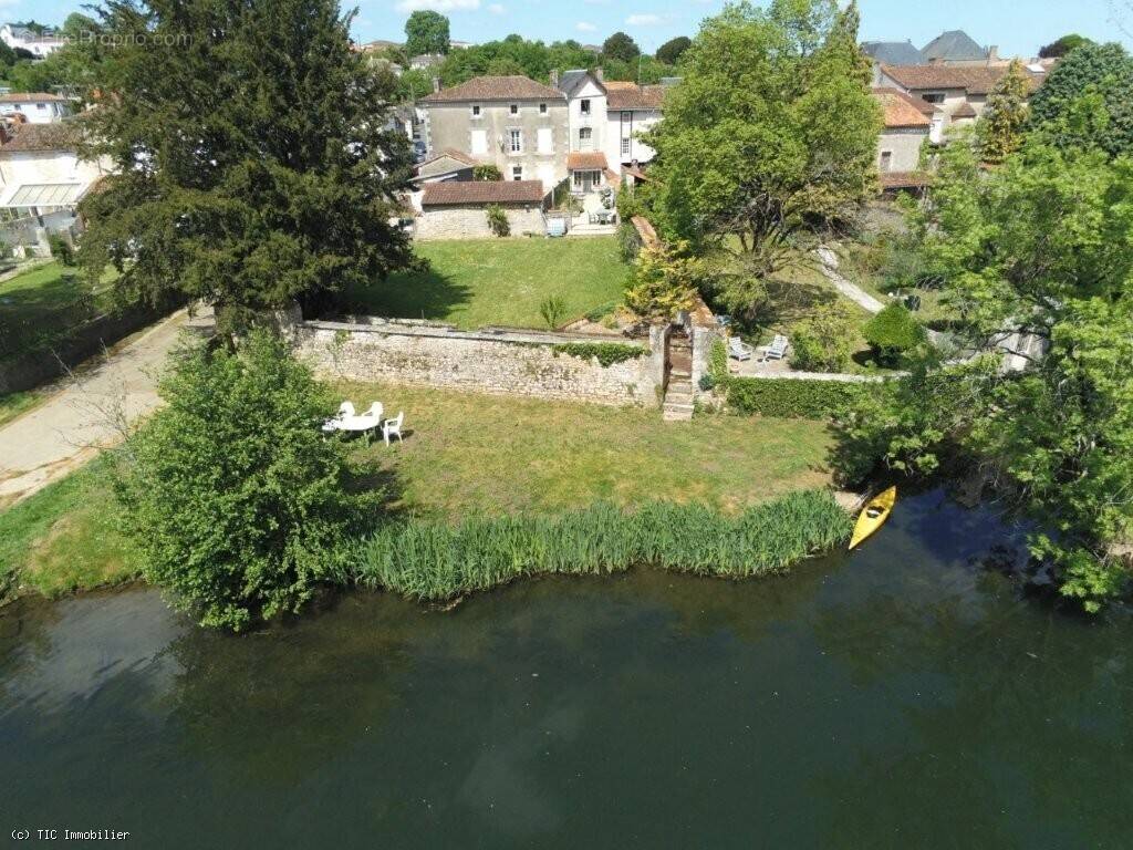 Maison à CIVRAY