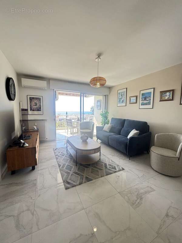 Appartement à VALLAURIS