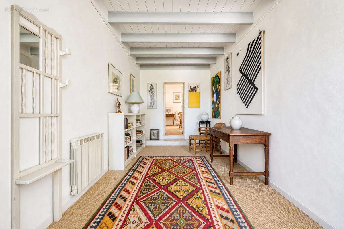 Maison de 8 pièces de 270 m² à Sainte-Gemme - photo 15
