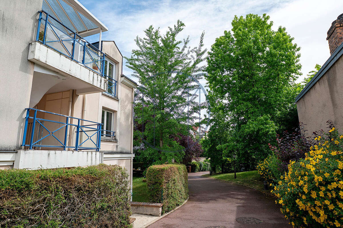 Versailles 3 Pièces, petite copropriété, proche gares et commerces. - photo 3
