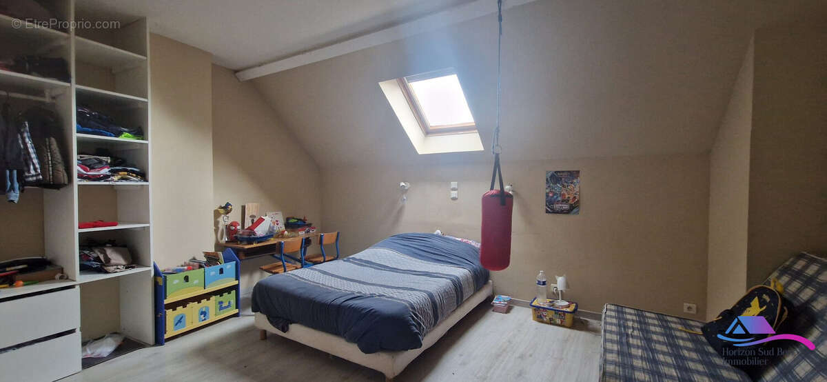 Chambre 1 - Maison à VICQ-EXEMPLET
