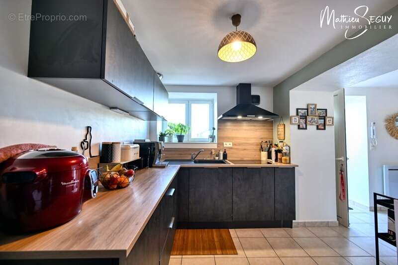 Appartement à COURZIEU