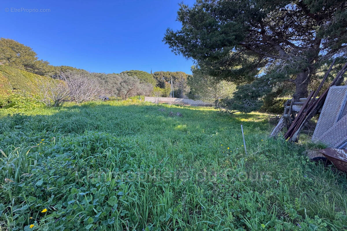 Terrain à PORT-DE-BOUC