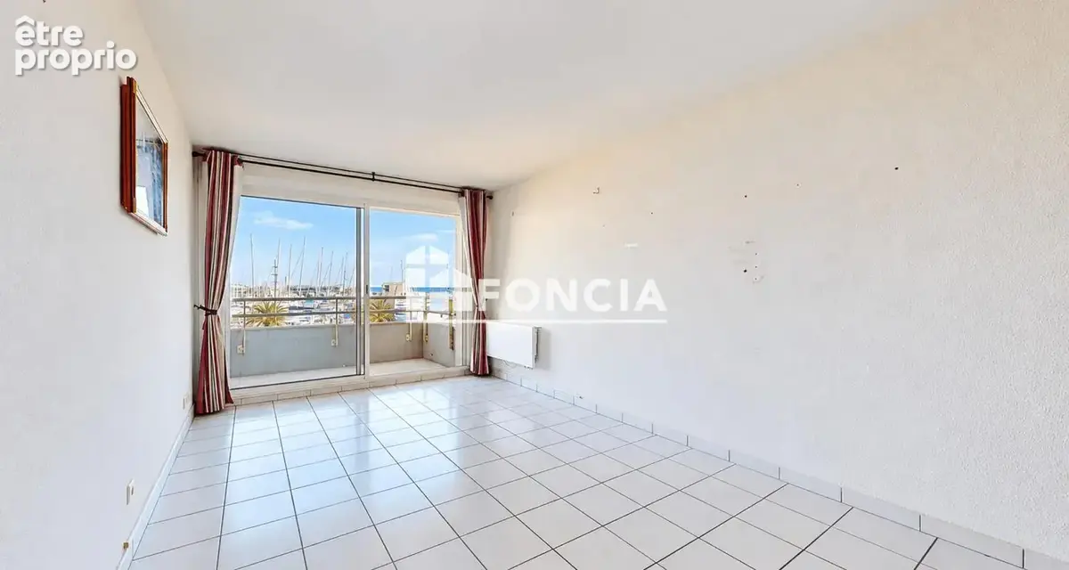 CANET PORT / AQUARIUM – T2 Traversant – Vue Port Exceptionnelle – Terrasse – Ascenseur – Parking - photo 3