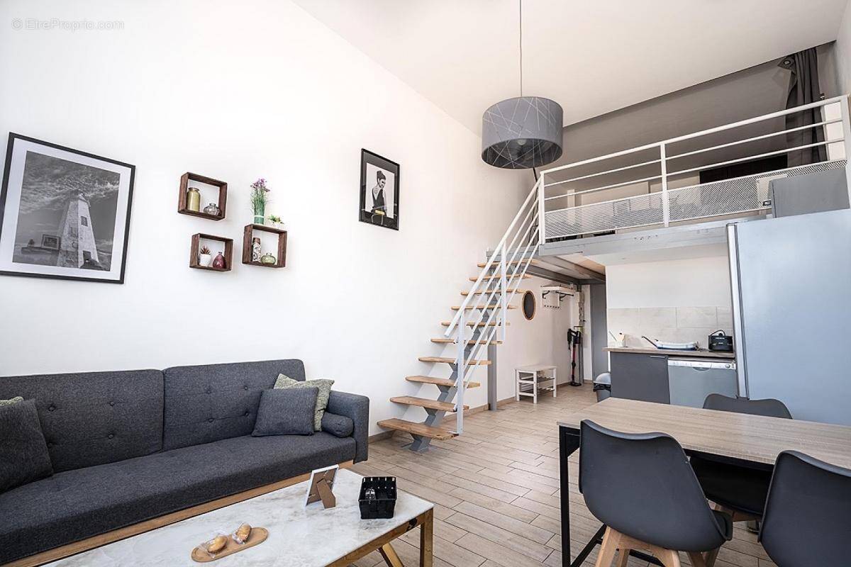 Appartement à SAINT-ETIENNE