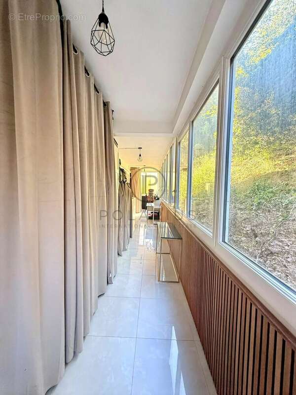 Appartement rénové de 2 chambres avec vue sur la mer - photo 5
