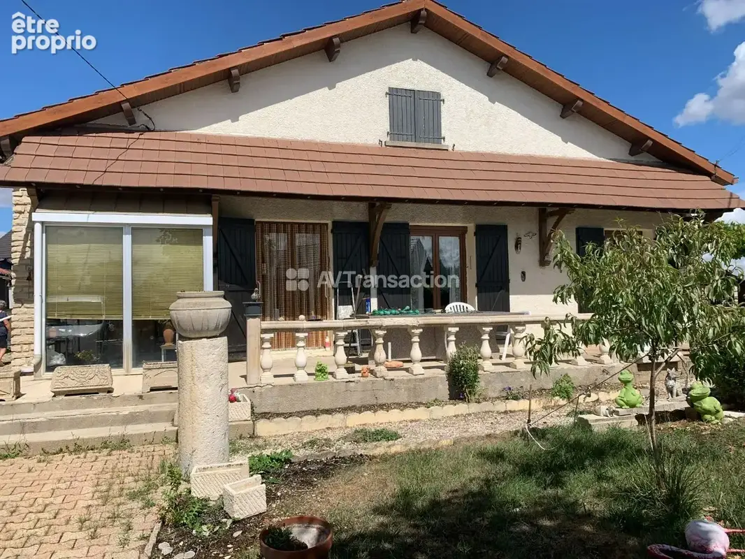 Maison à FONTAINE-FRANCAISE