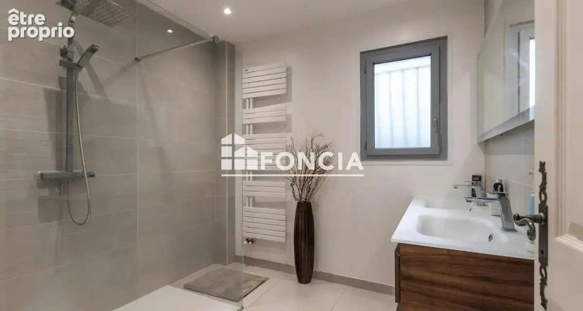 PARCIEUX -Maison T5 de 136 m² avec piscine et terrain clos de 800 m² - photo 14