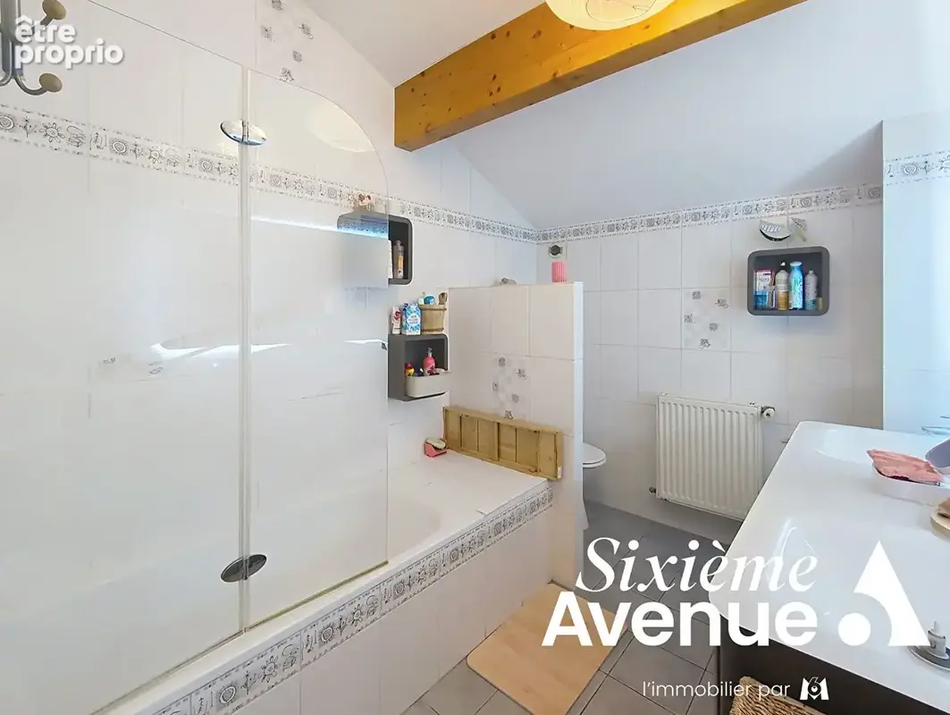 Maison Saint-Symphorien D'Ozon - 6 pièces - 3 chambres - 99 m² - photo 10