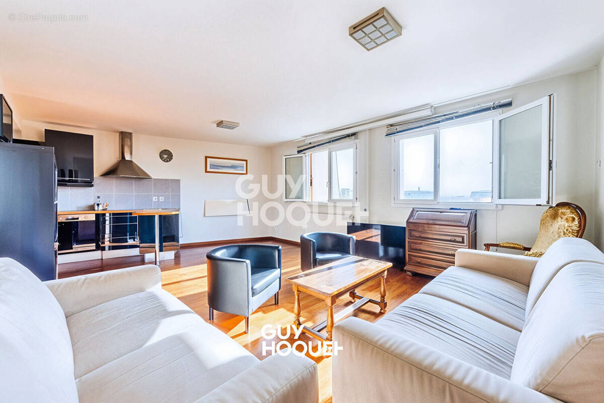 Appartement à PARIS-10E