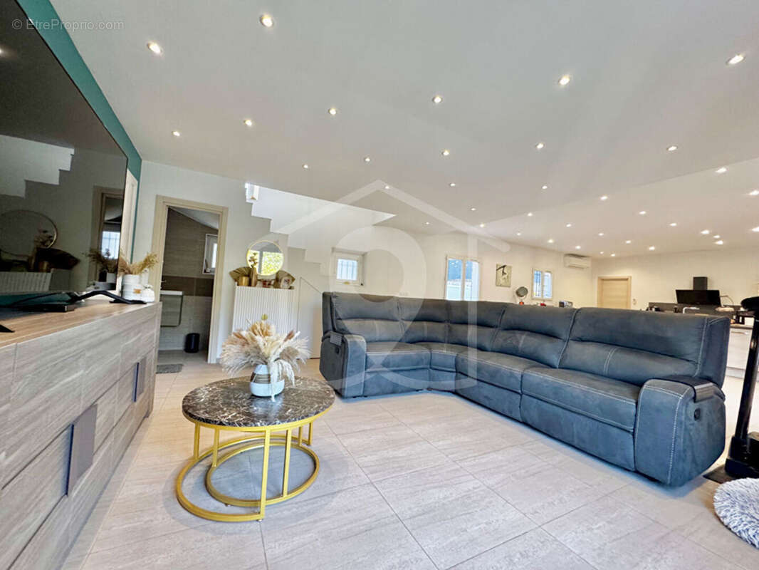 Maison à MONTAUROUX