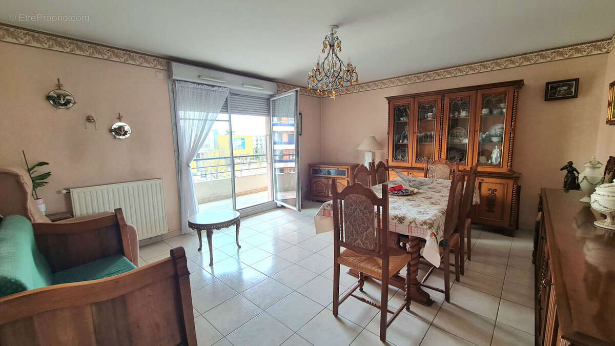 Appartement Saint-Priest 3 pièce(s) 67 m² avec garage et cave - photo 4