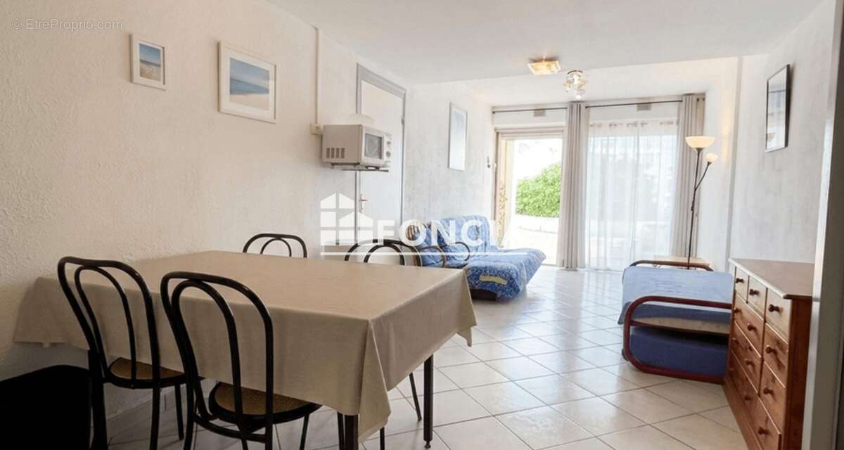 CENTRE VILLE/ PORT- Studio de 27m2 vue latéral port - photo 2
