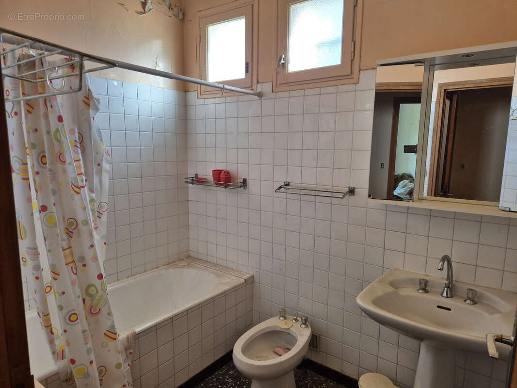 Maison 171 m2 terrain 5894 m2 - photo 8