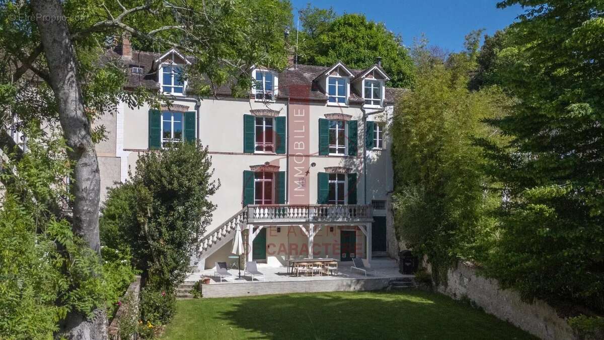 Maison à FONTAINEBLEAU
