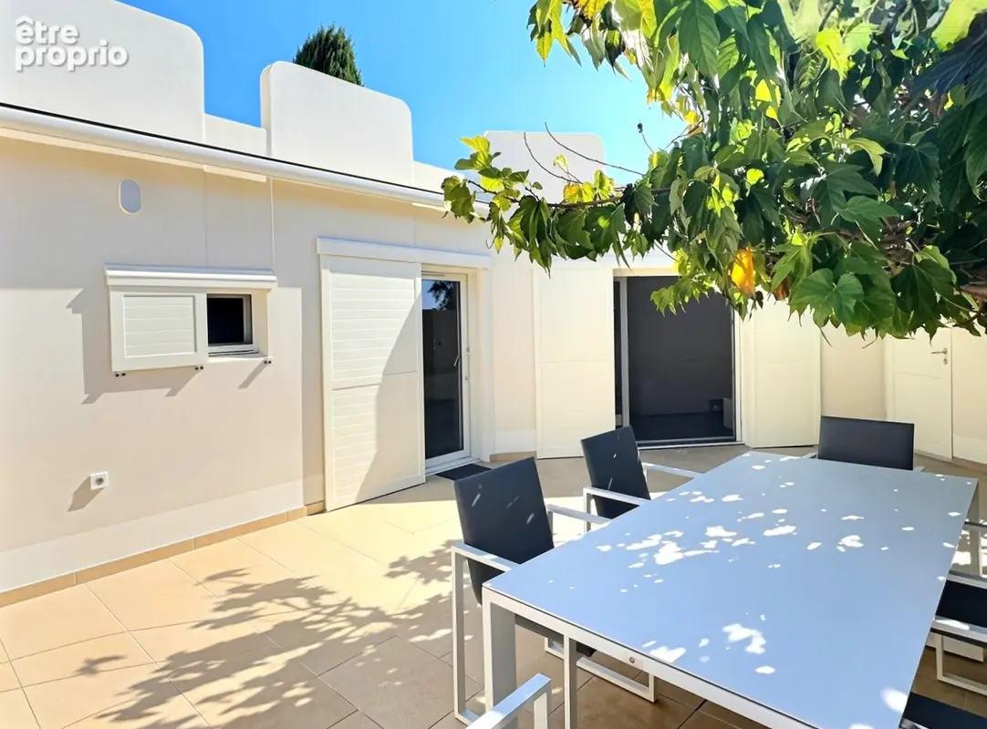 La Grande-Motte, Le Couchant  Villa de plage en première ligne, 60 m² de terrasses, piscine et garage - photo 12