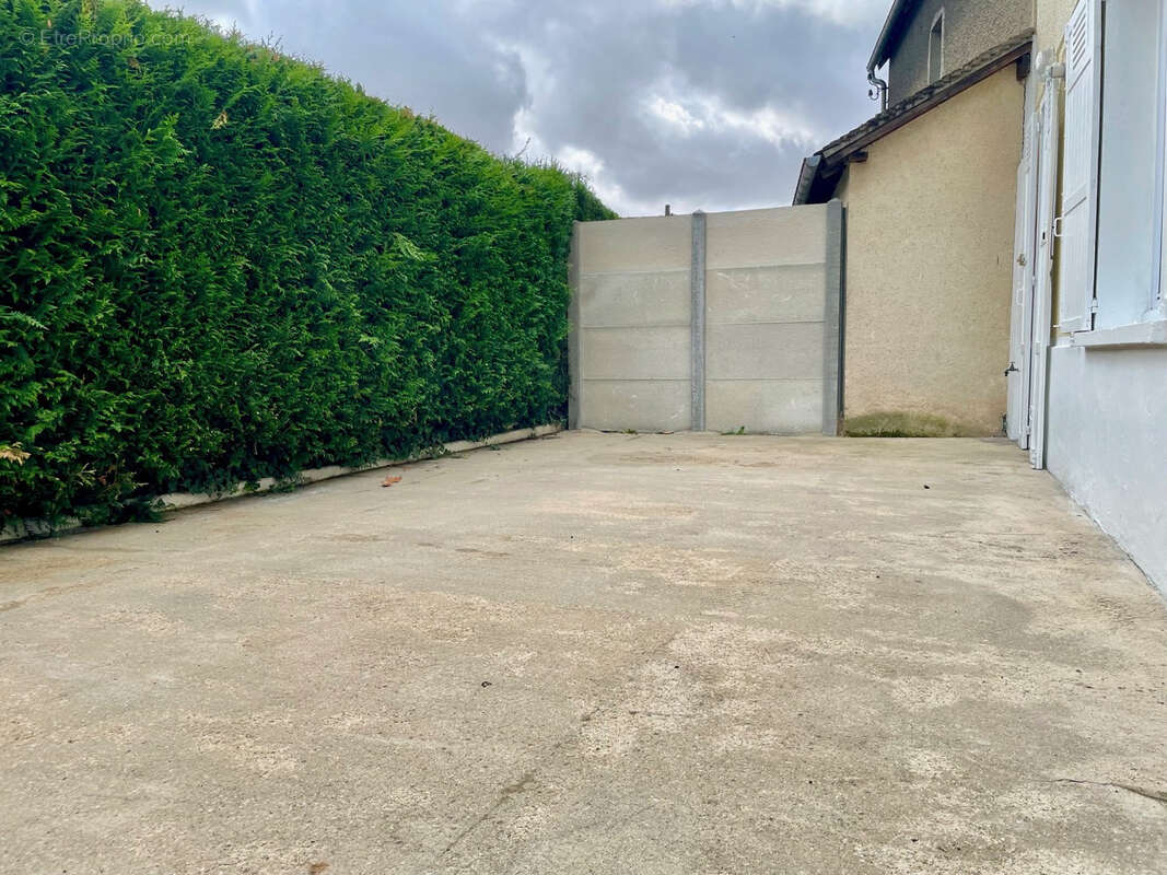 Maison 3 pièces avec cour - photo 18