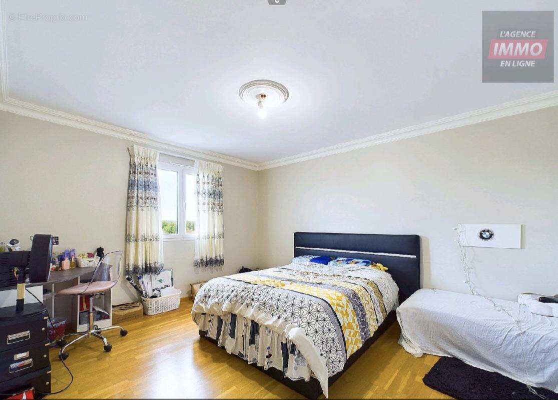 Maison 310 m² à Oissel  - photo 16