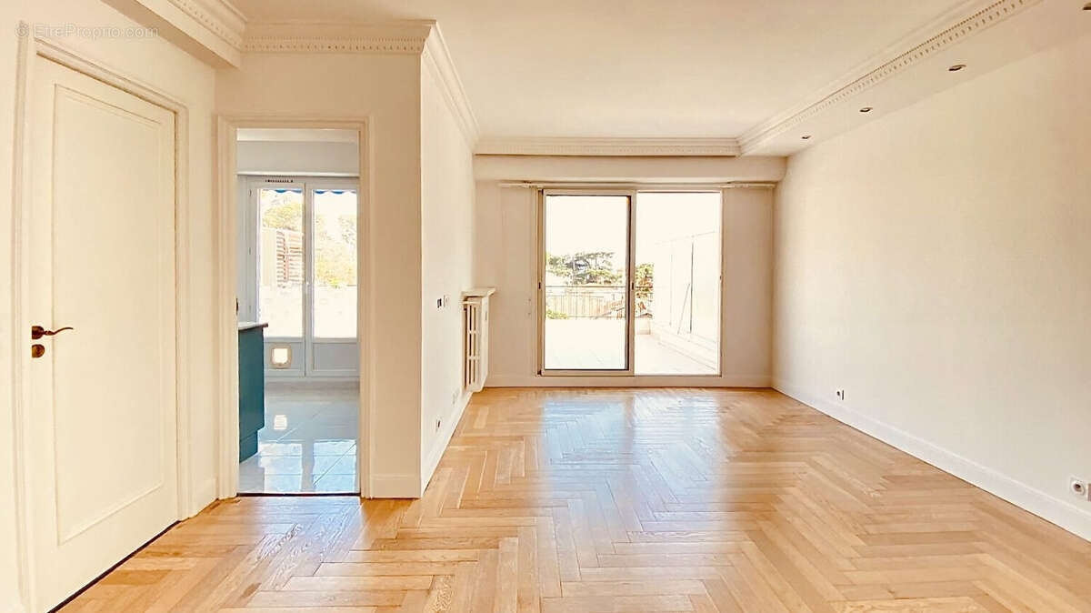 Séjour / Salle à manger - Appartement à NICE