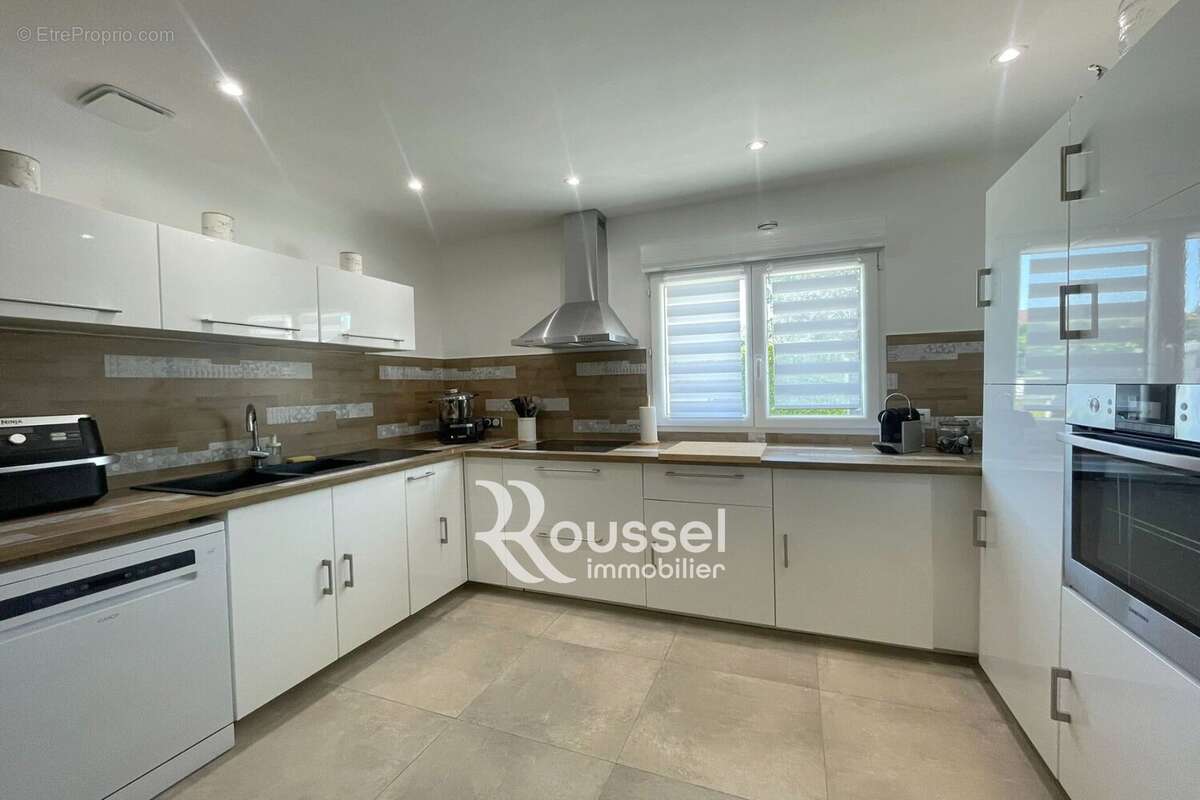 Maison à POUSSAN
