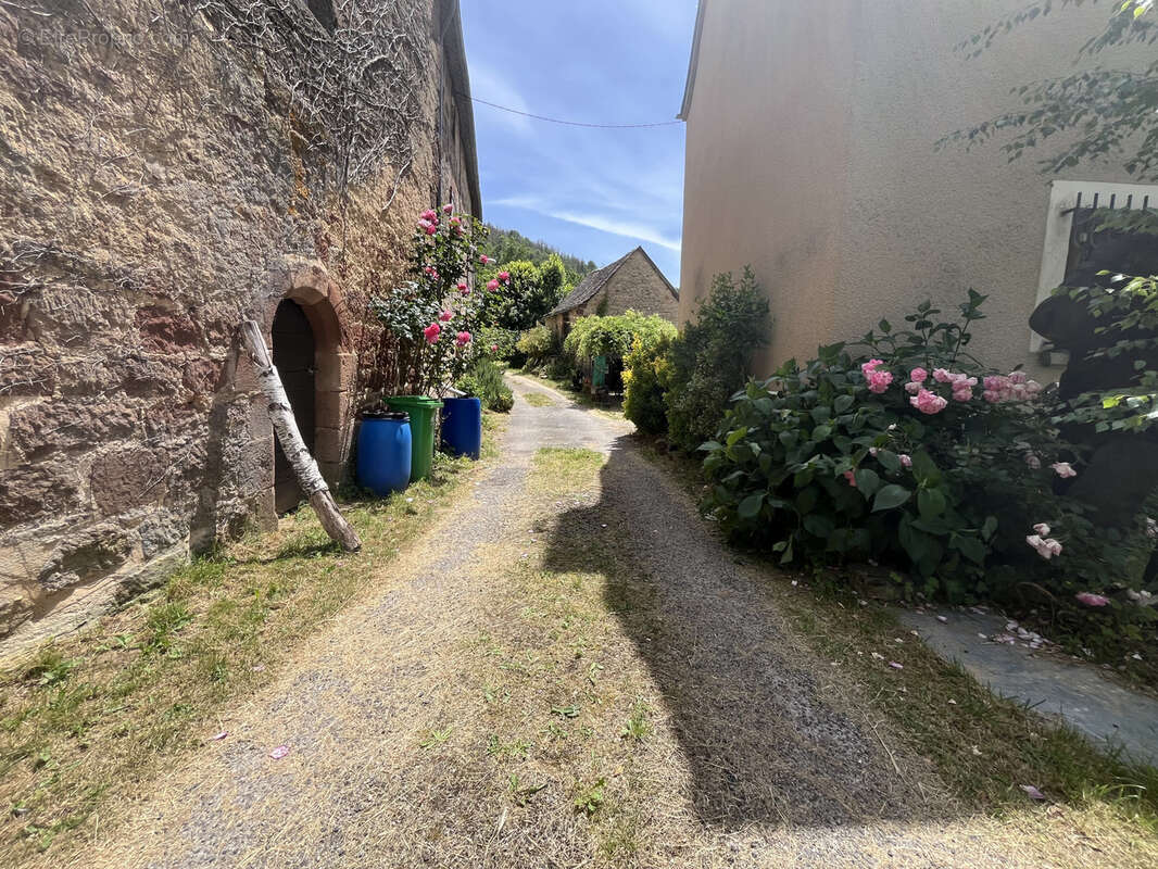 Maison à SAINT-LAURENT-D'OLT