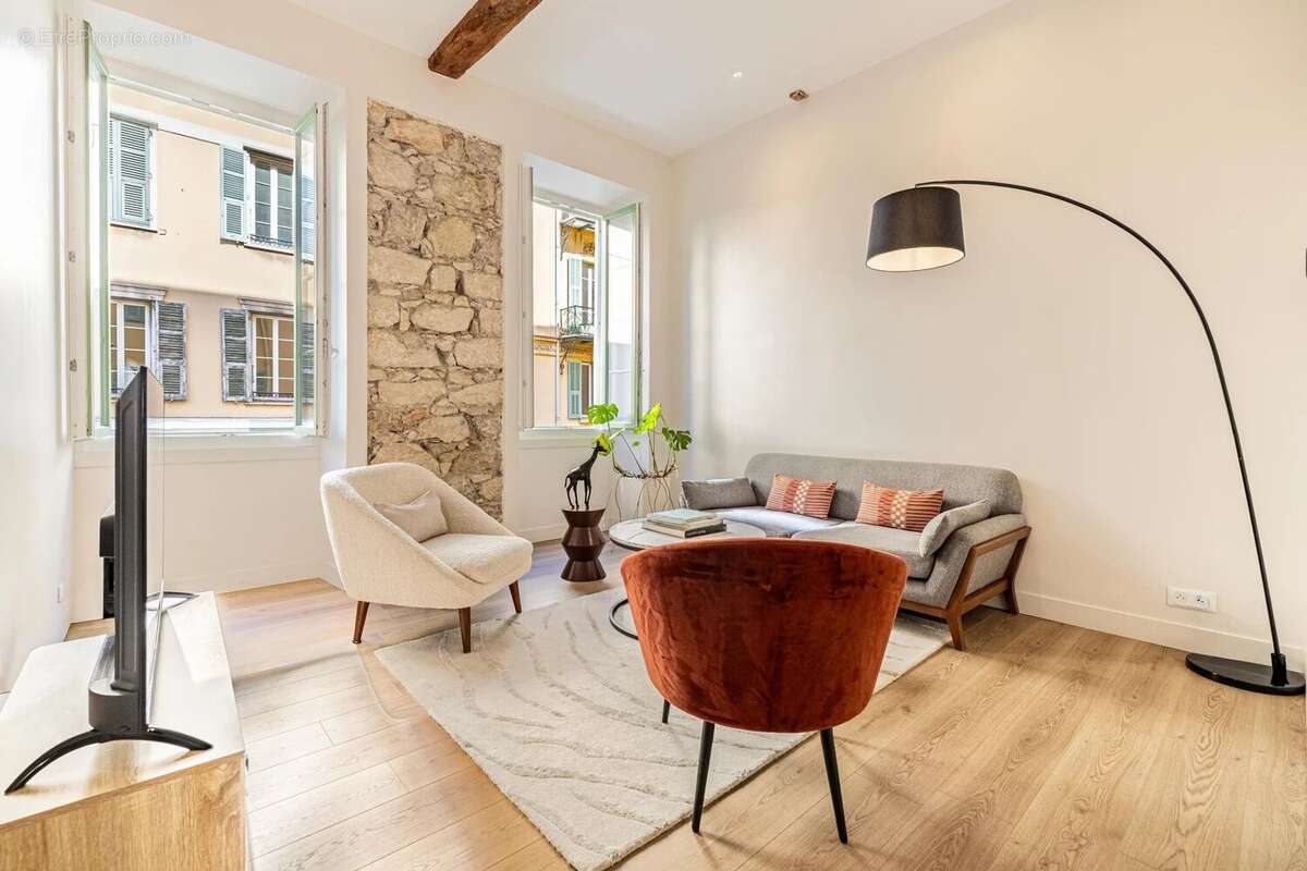 Nice - Le Port - Superbe appartement 3 pièces avec loggia - Airbnb OK - photo 3