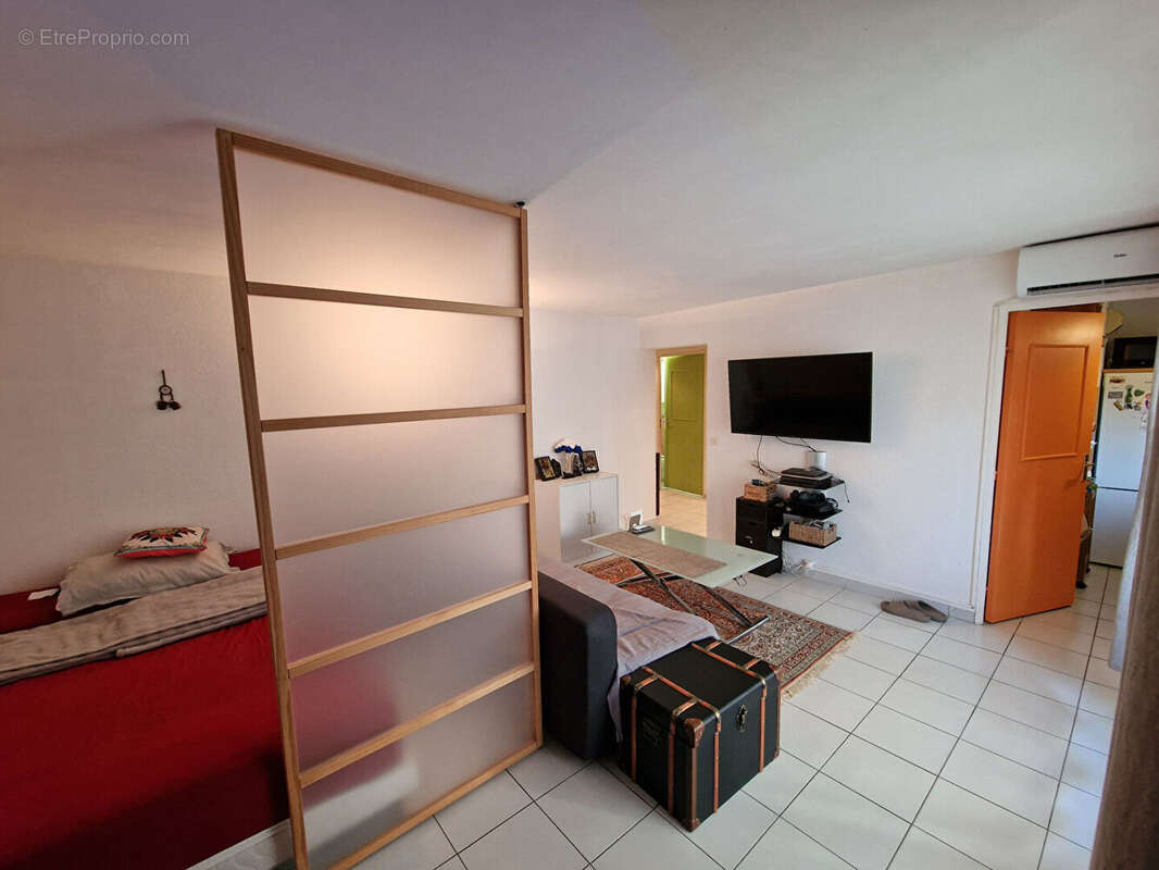 Appartement à SAINT-LAURENT-DU-VAR