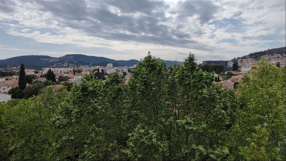 Appartement à HYERES