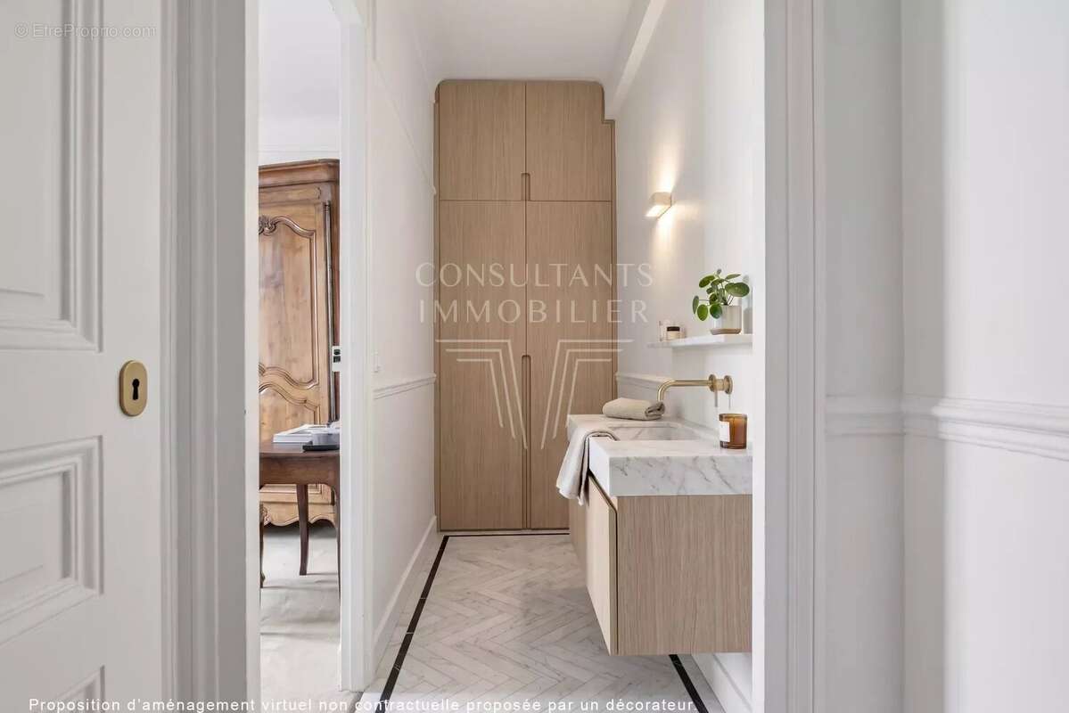 Appartement à PARIS-16E