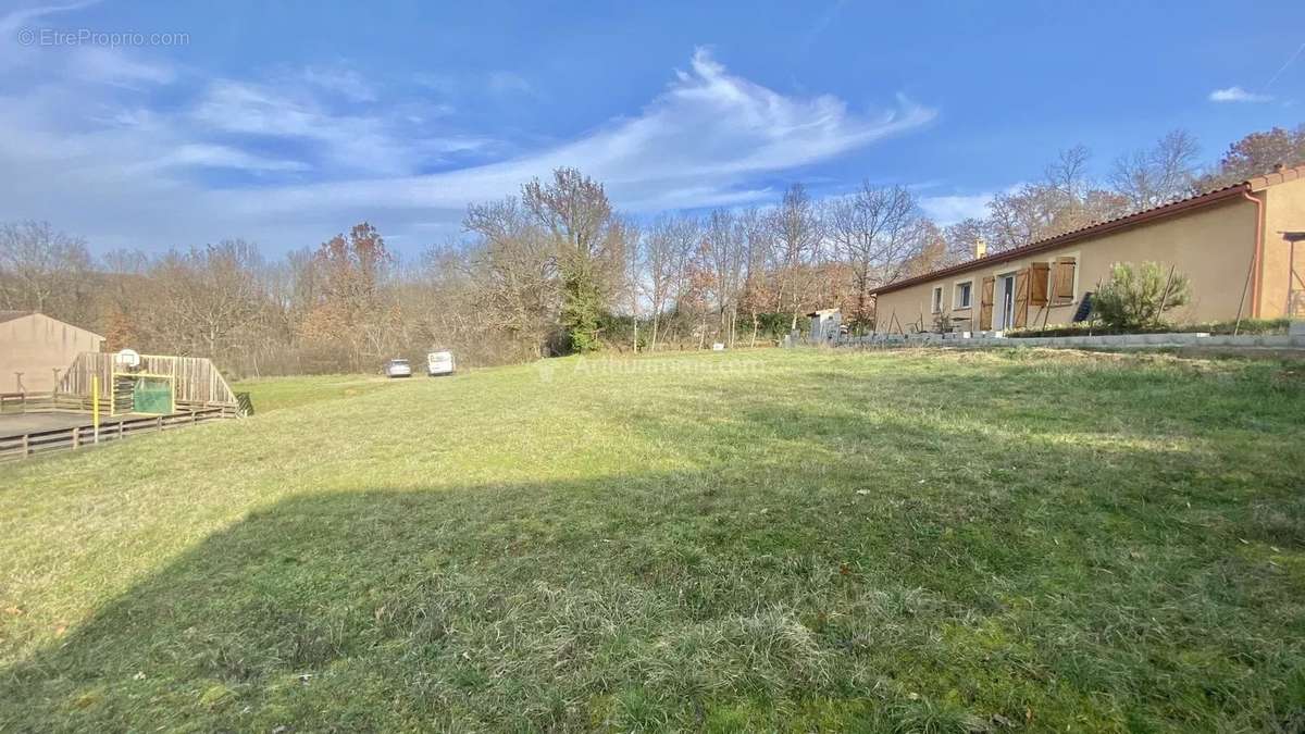 Terrain à CORDES-SUR-CIEL